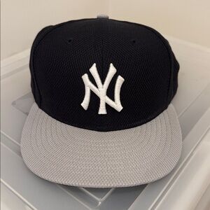 New Era New York Yankees Cap Size 7-7/8